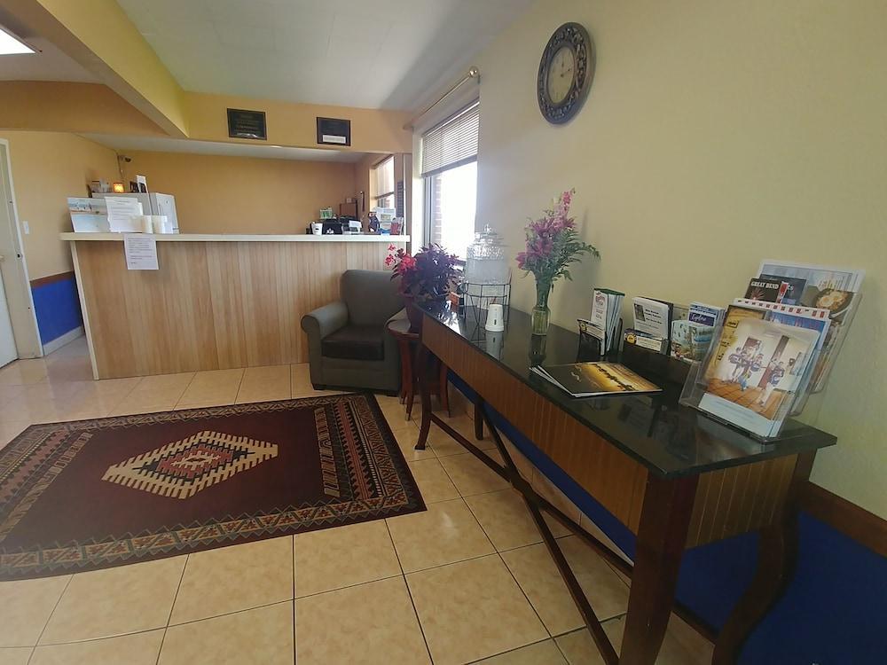 Travelodge By Wyndham Great Bend Εξωτερικό φωτογραφία
