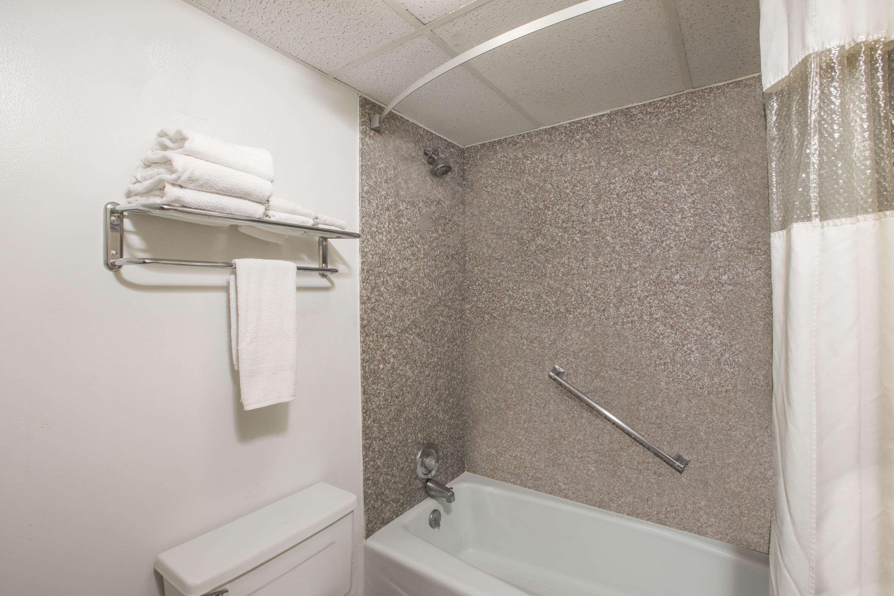 Travelodge By Wyndham Great Bend Εξωτερικό φωτογραφία