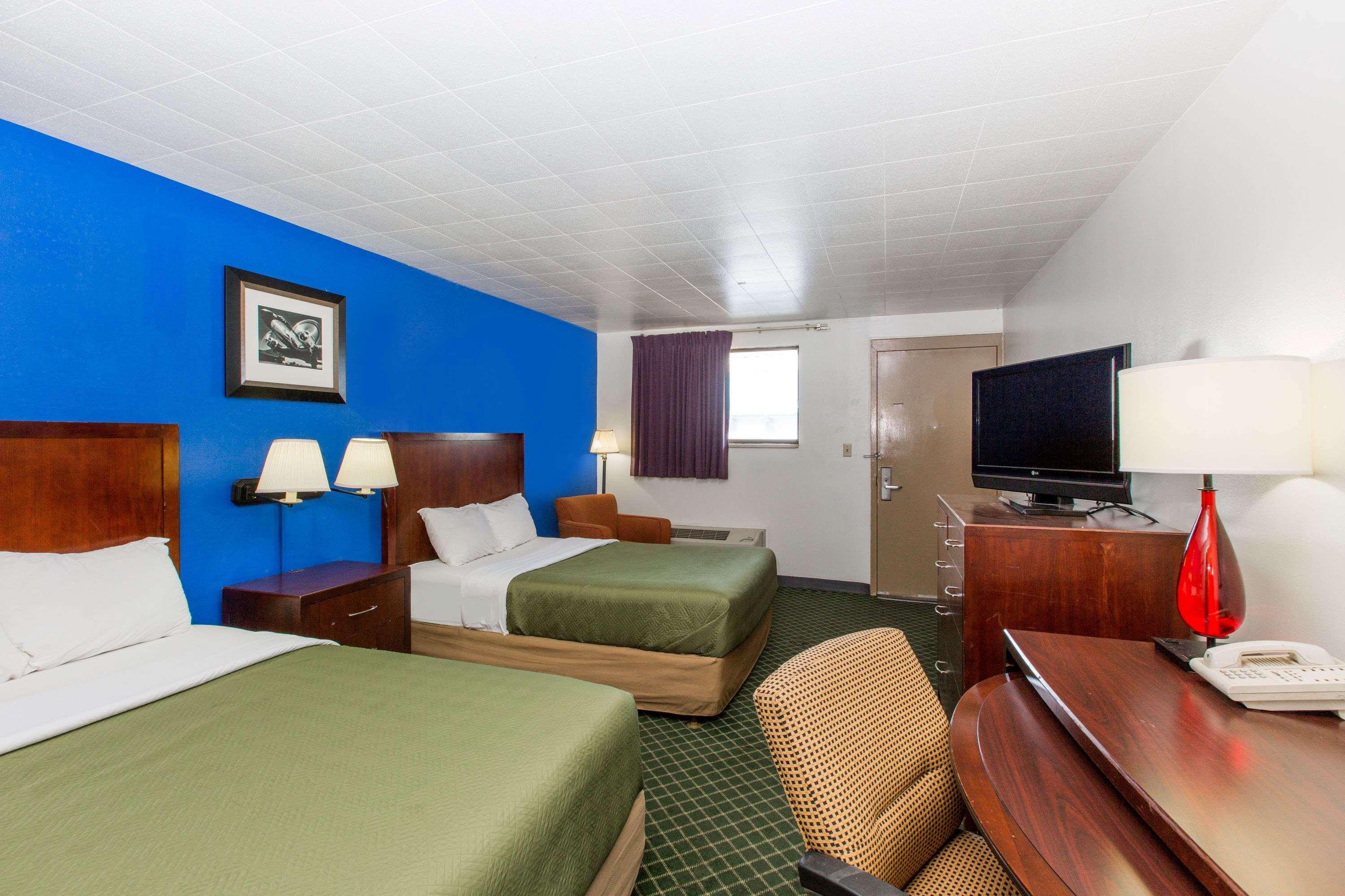 Travelodge By Wyndham Great Bend Εξωτερικό φωτογραφία