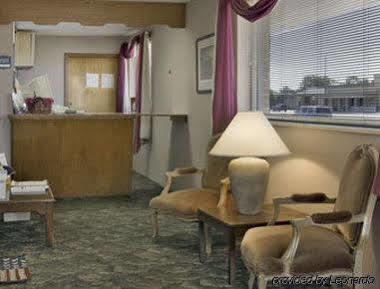 Travelodge By Wyndham Great Bend Εξωτερικό φωτογραφία